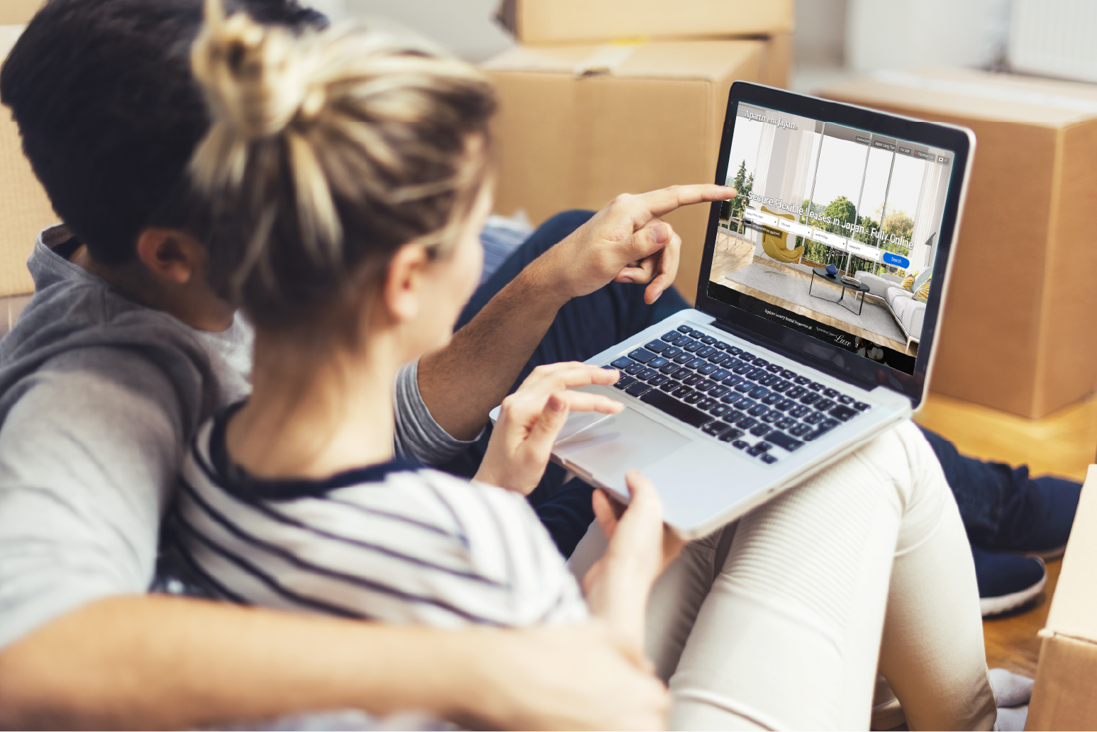 International residents searching online for an apartment in Japan