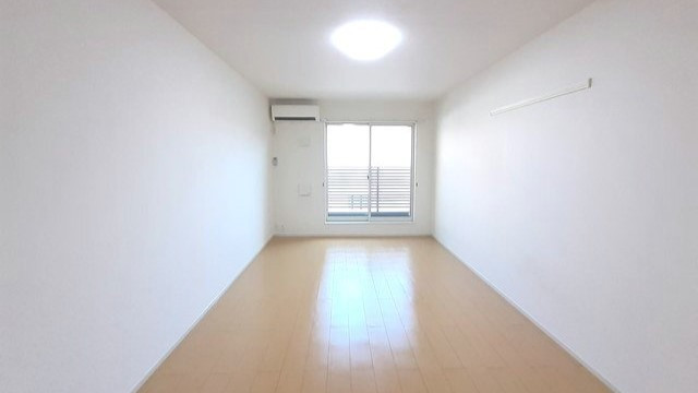 Example unfurnished apartment